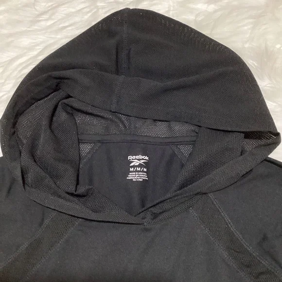 Reebok Women’s Black DriFit Long Sleeve Shirt with Thumb Holes Net Hoodie Top - Picture 4 of 4
